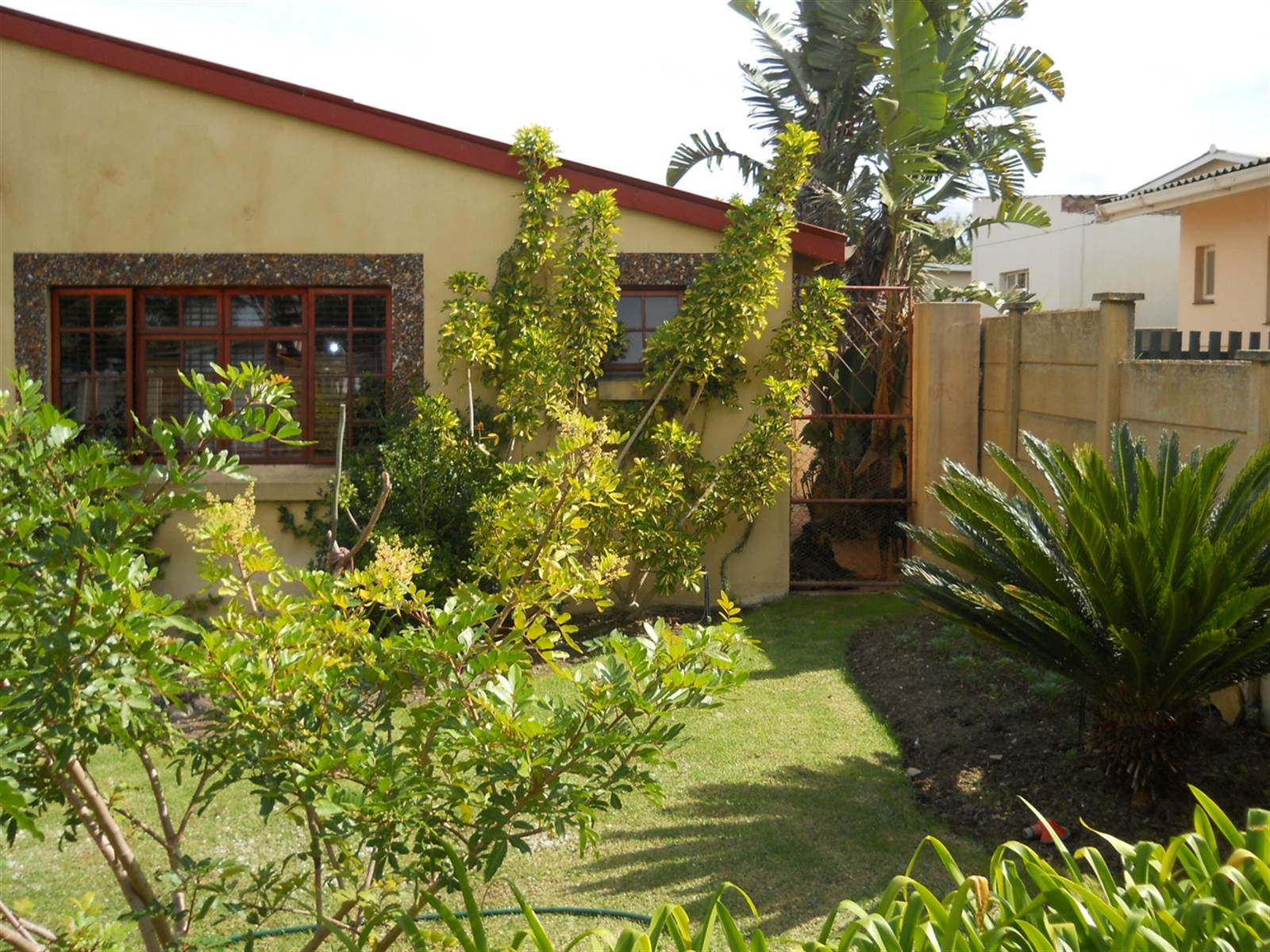4 Bed House in Humansdorp photo number 3