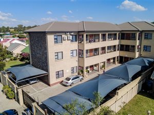 3 Bed Townhouse in Robertsham