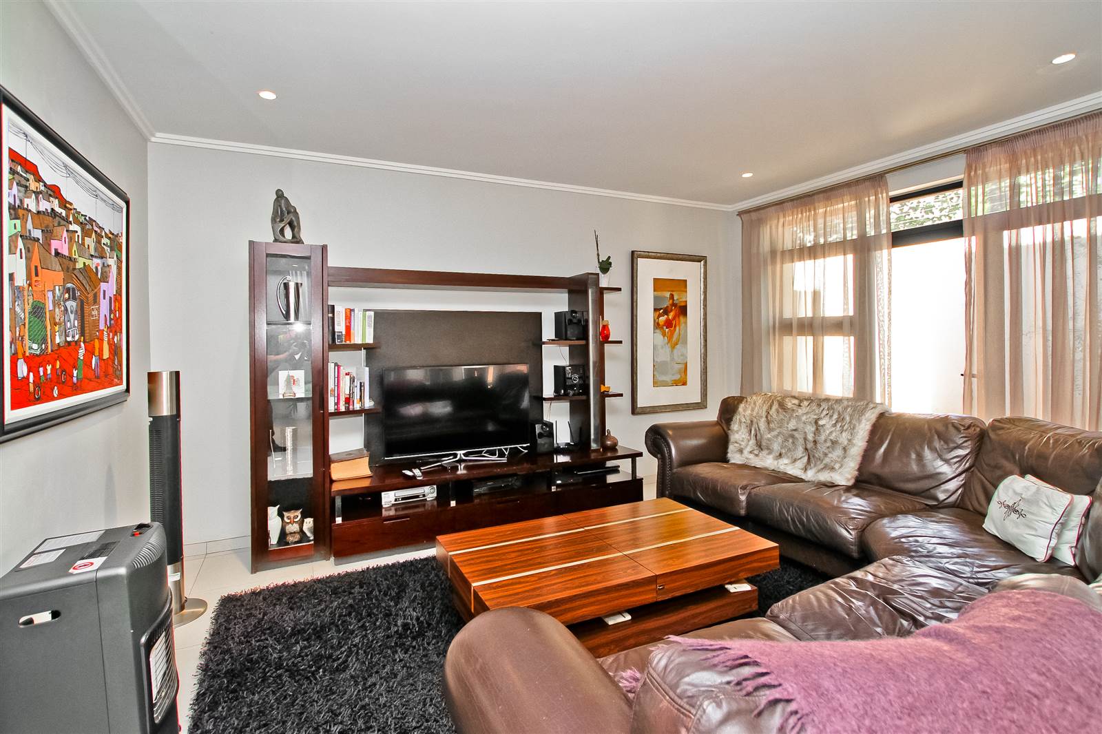 4 Bed House in Bryanston photo number 3