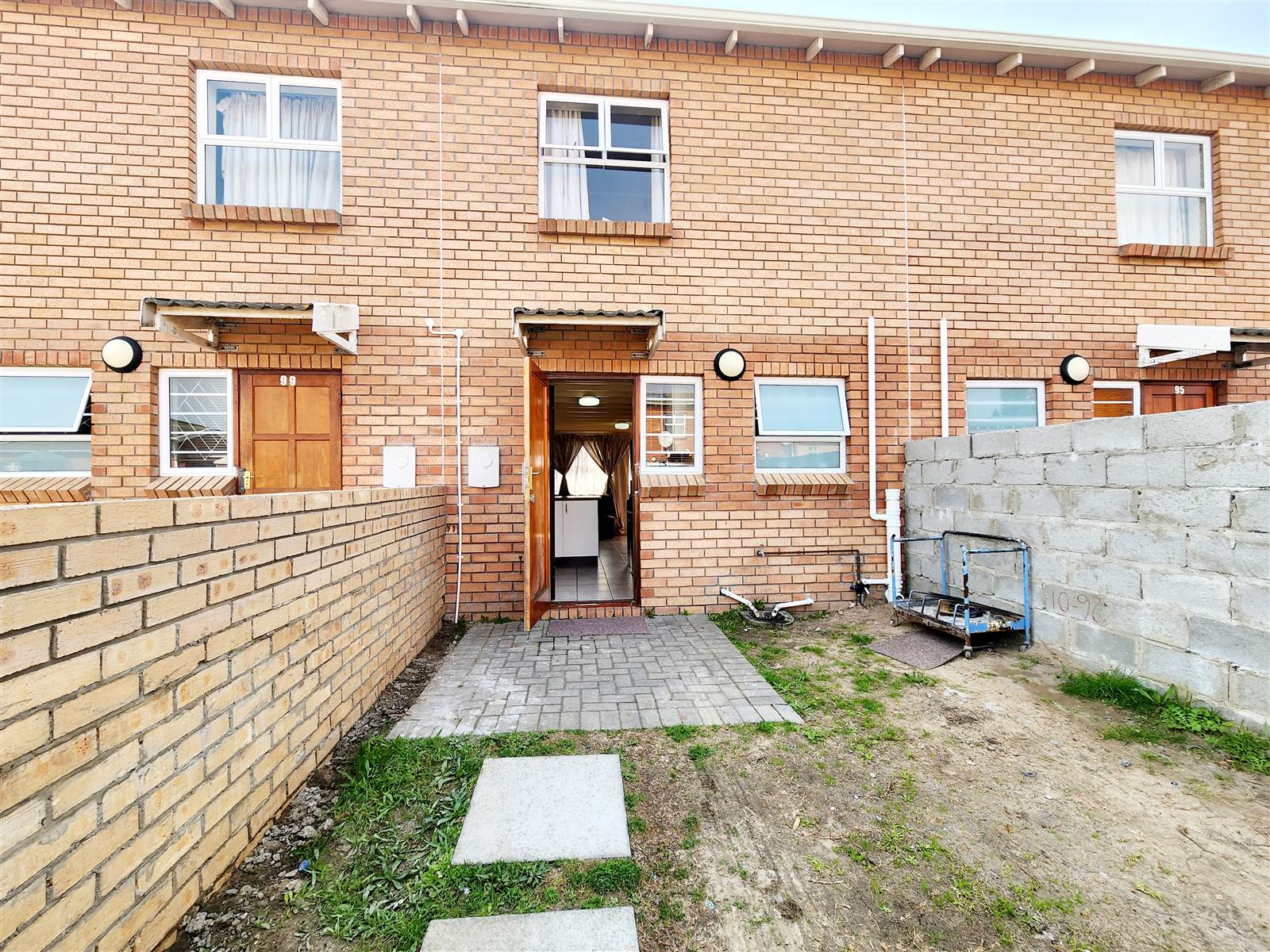 2 Bed House in Walmer Link photo number 2