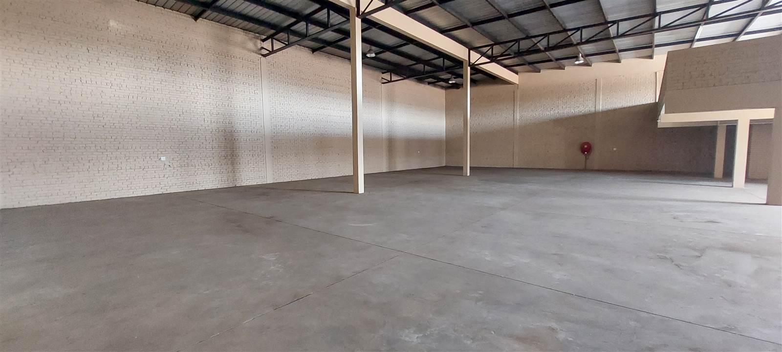 712  m² Industrial space in Pomona photo number 9