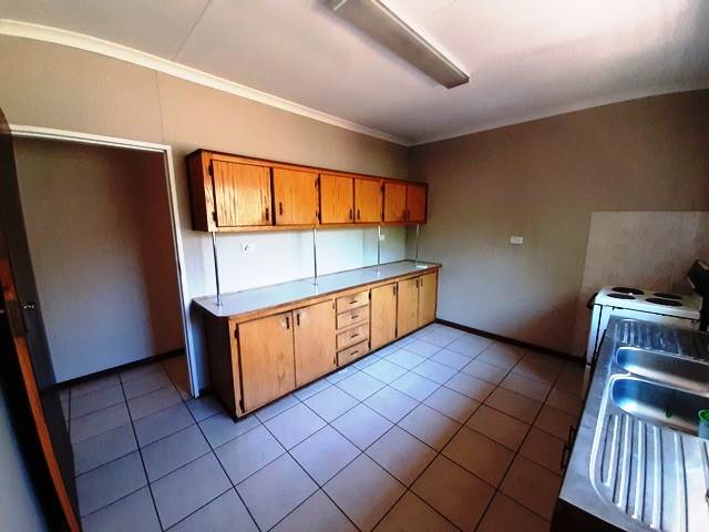 3 Bed House in Hartbeespoort Dam photo number 9