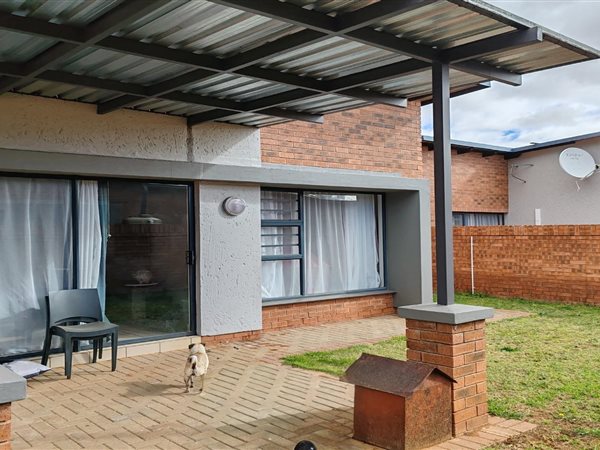 3 Bedroom Townhouse 3 Bedroom Townhouse