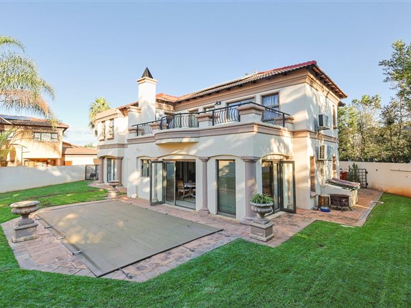 4 Bedroom House 4 Bedroom House
