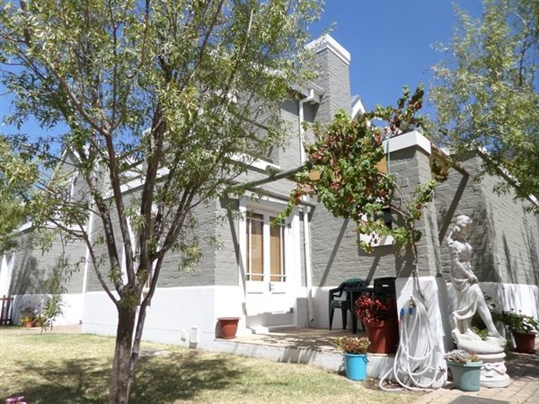 2 Bedroom Townhouse 2 Bedroom Townhouse