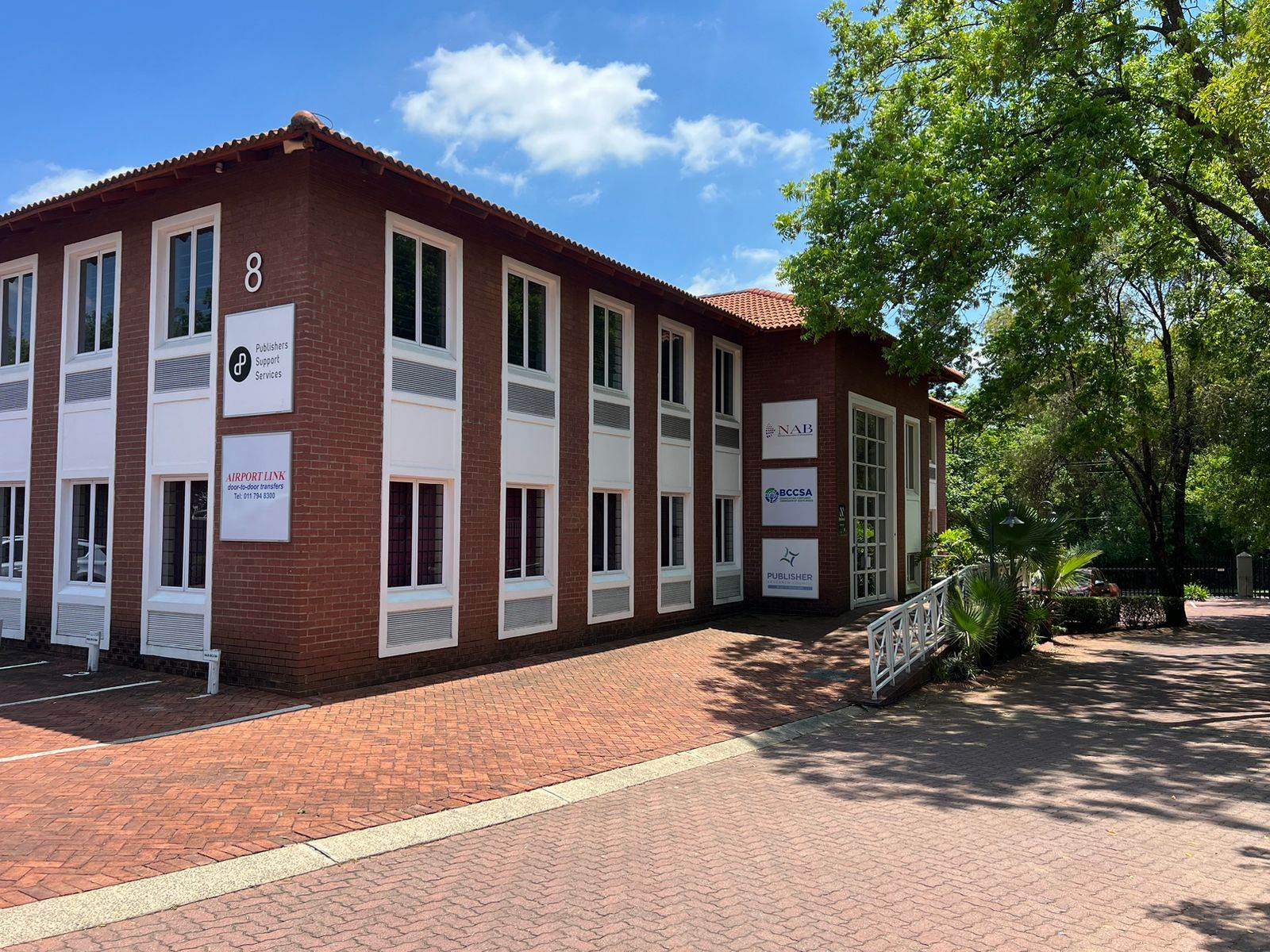 275  m² Commercial space in Craighall photo number 1