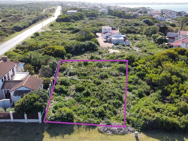 871 m² Land available in St Francis Bay