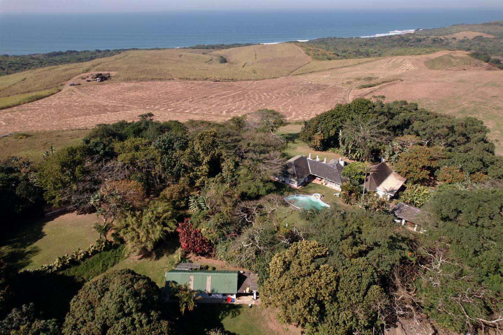 2.2 ha Farm in Blythedale Beach photo number 1