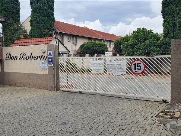 3 Bedroom Townhouse 3 Bedroom Townhouse