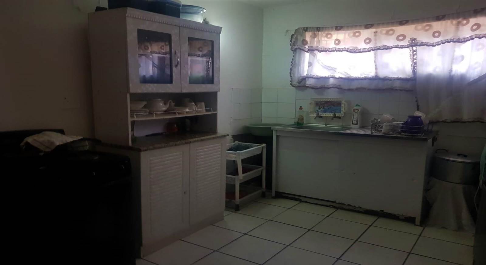 3 Bed Townhouse in Lenasia photo number 3
