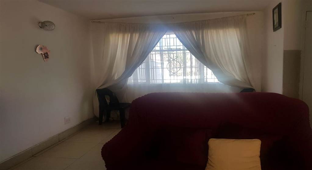 3 Bed Townhouse in Lenasia photo number 5
