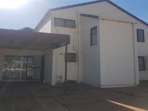 3 Bed Townhouse in Lenasia