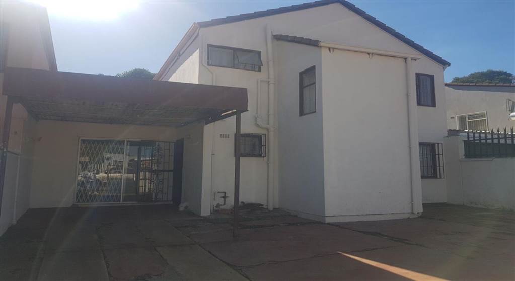3 Bed Townhouse in Lenasia photo number 1