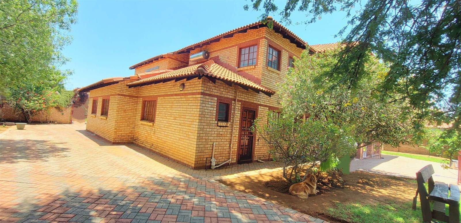 5 Bed House in Mmabatho unit 6 photo number 3