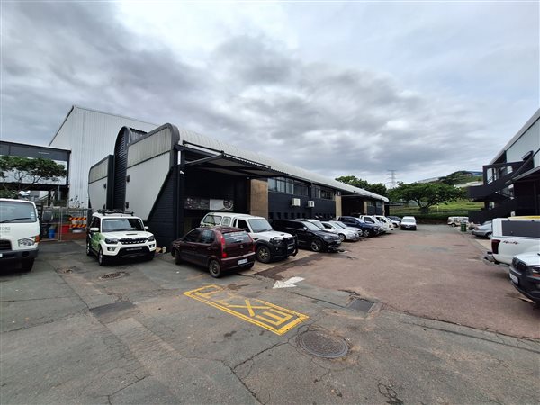 324  m² Industrial space