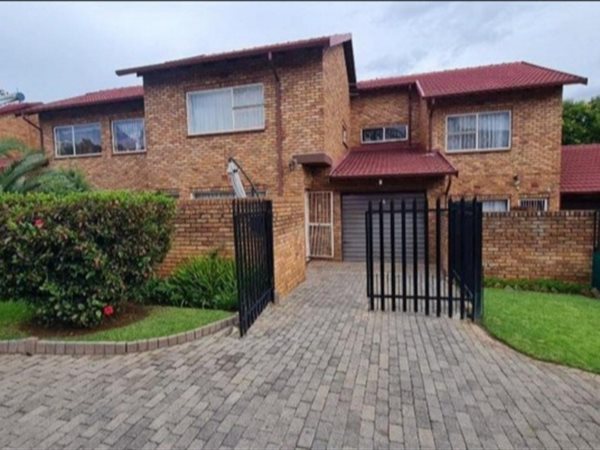 3 Bed Townhouse in Birchleigh