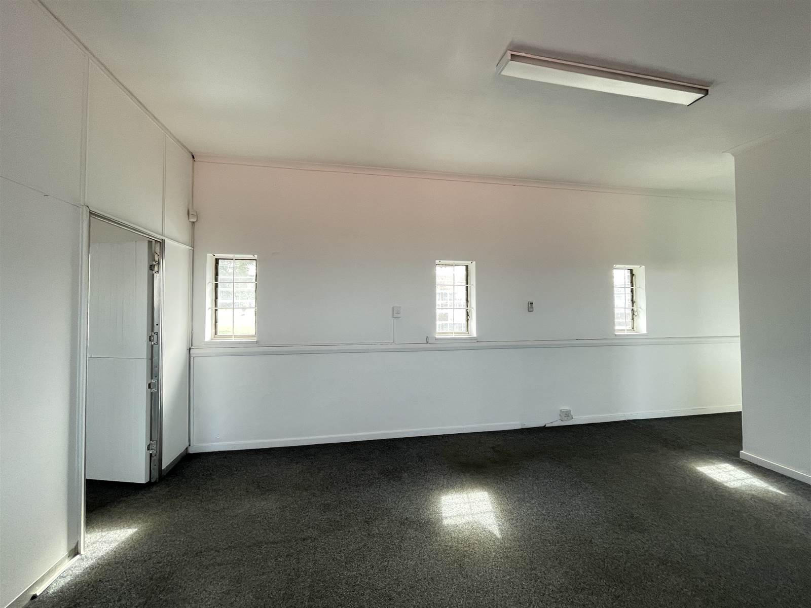 125  m² Commercial space in Congella photo number 3