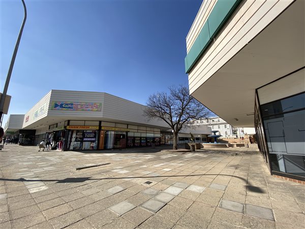 100  m² Retail Space