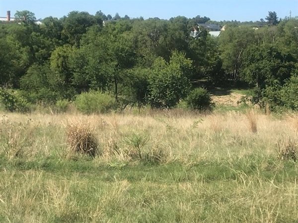 1 100 m² Land 1 100 m² Land