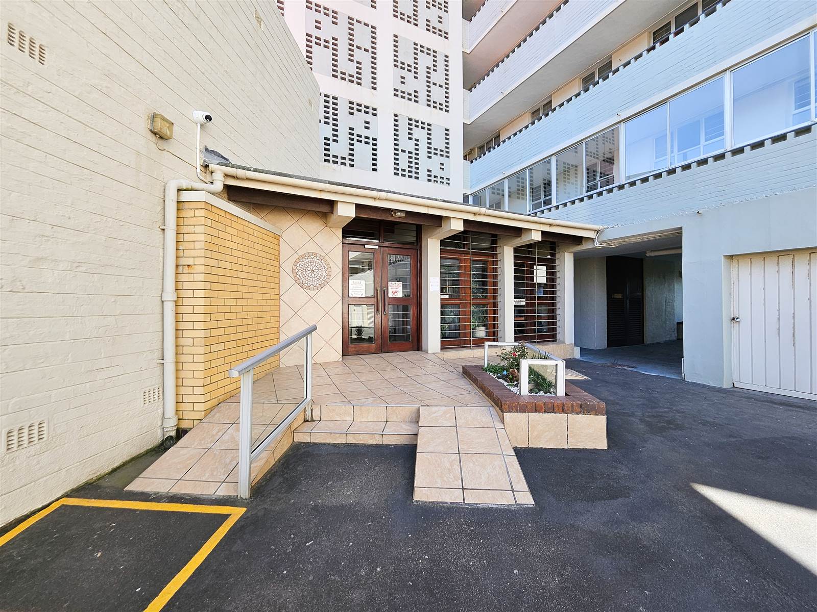 1 Bed Apartment in Doonside photo number 17