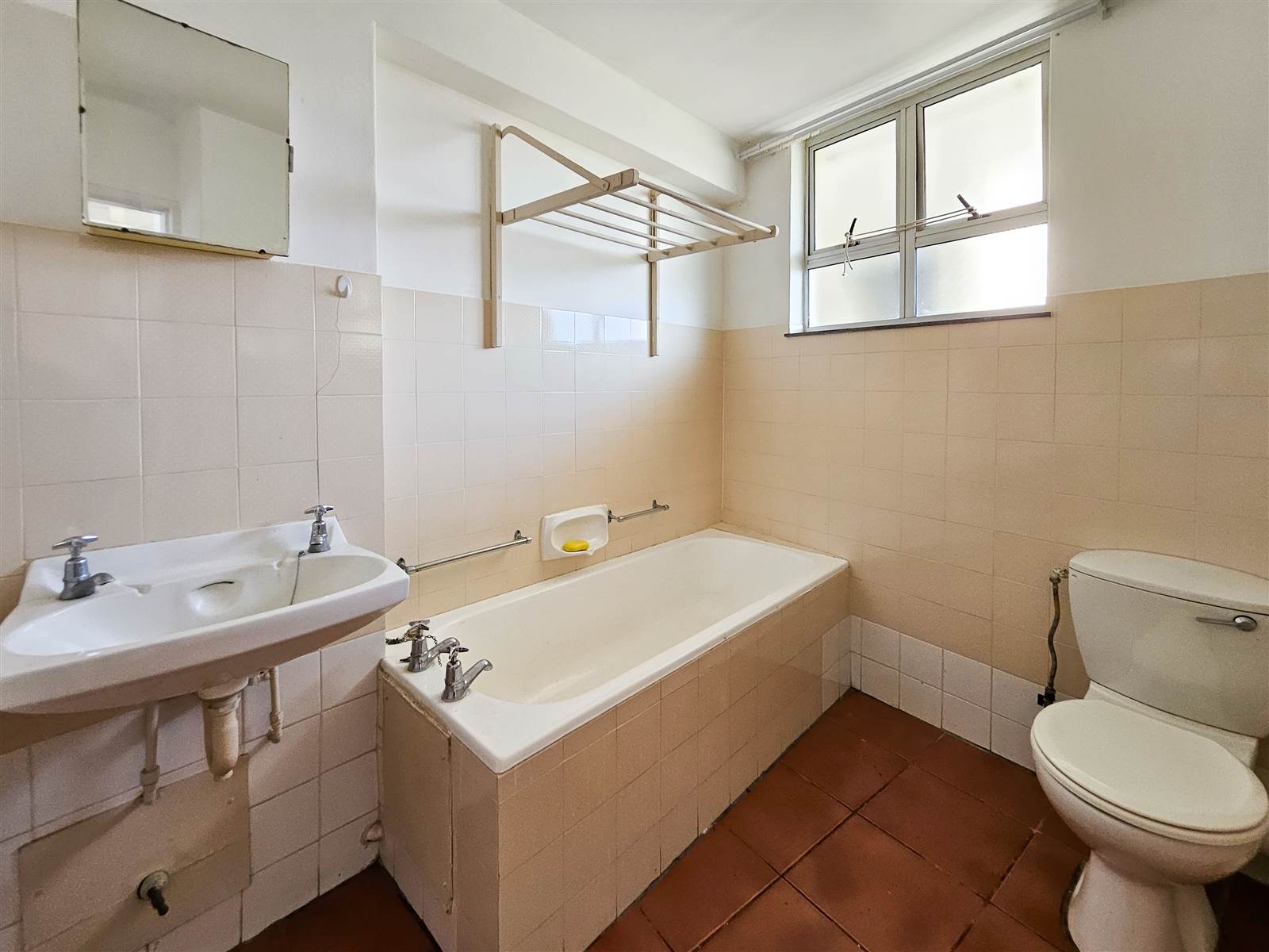 1 Bed Apartment in Doonside photo number 7