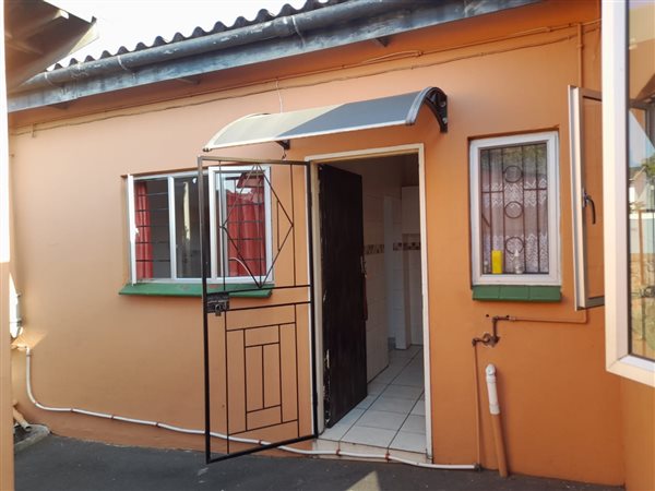 1 Bed Garden Cottage in Jacobs