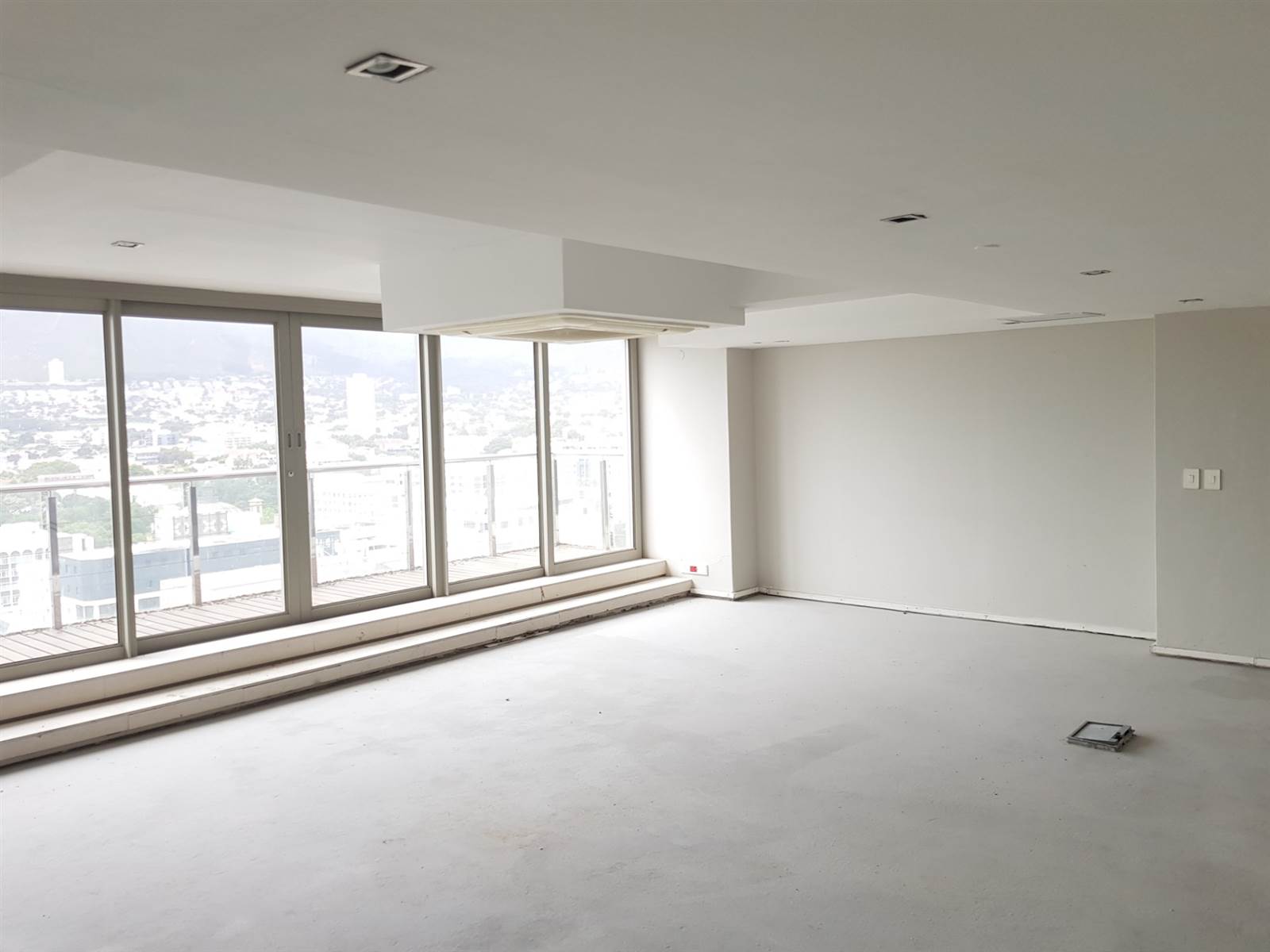 450  m² Office Space in Cape Town City Centre photo number 2