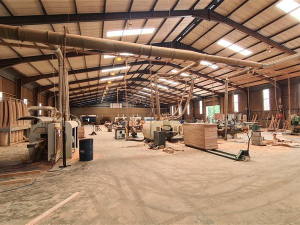 2 698  m² Industrial space