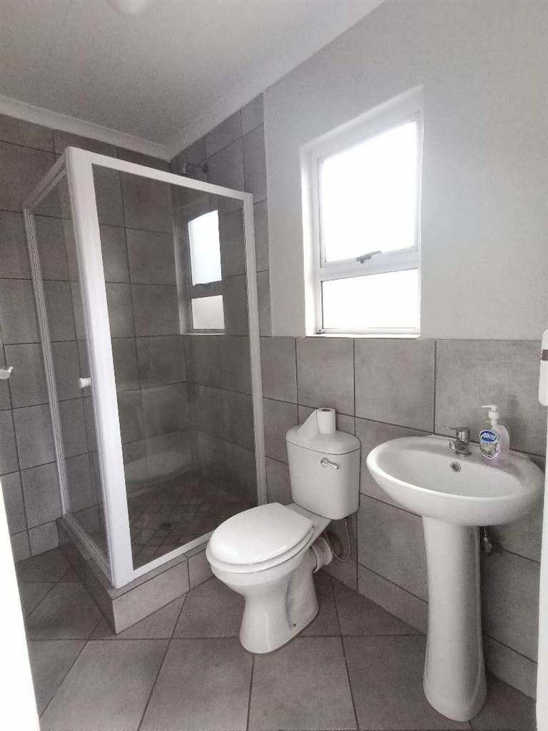 2 Bed House in Brakpan Central photo number 9