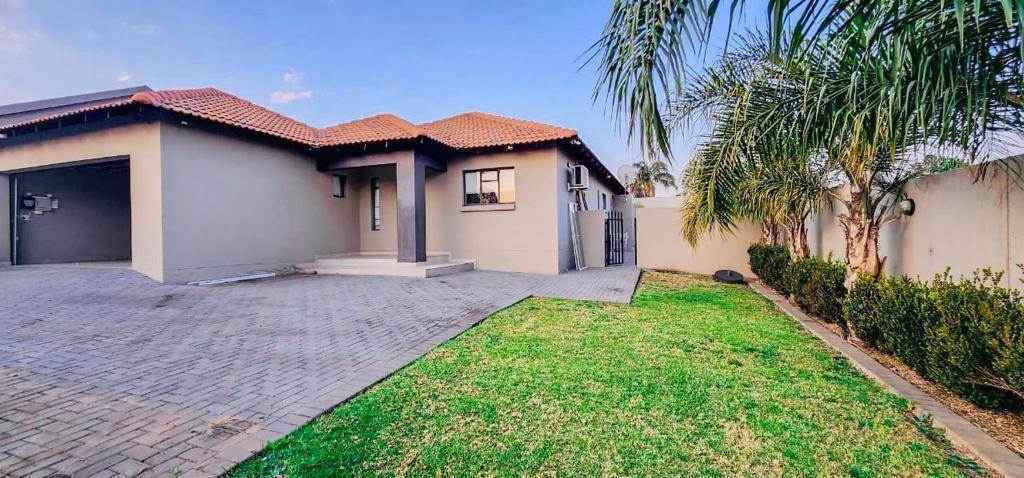 3 Bed House in Edenvale photo number 3