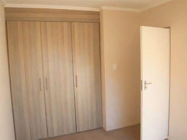 1 Bed Apartment in Beverley photo number 3
