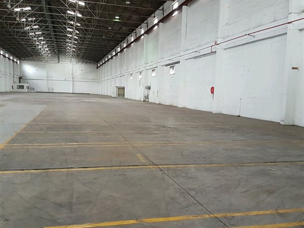 4 200  m² Commercial space