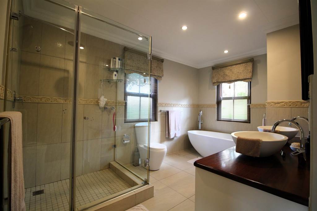 5 Bed House in Montagu photo number 24