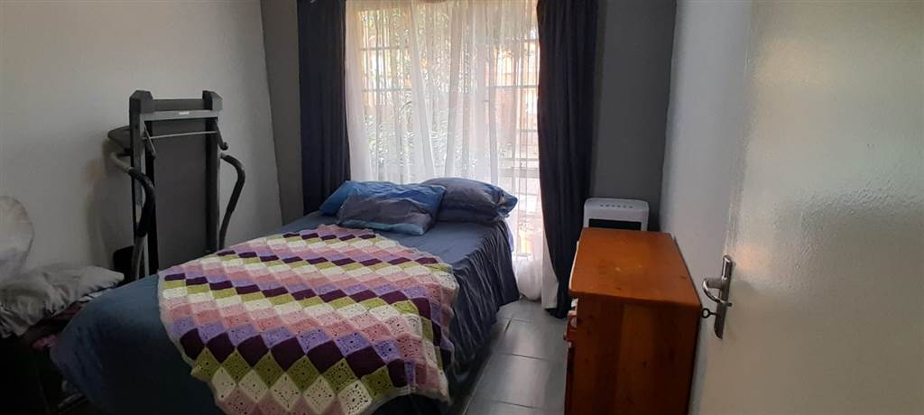 2 Bed House in Nelspruit photo number 8