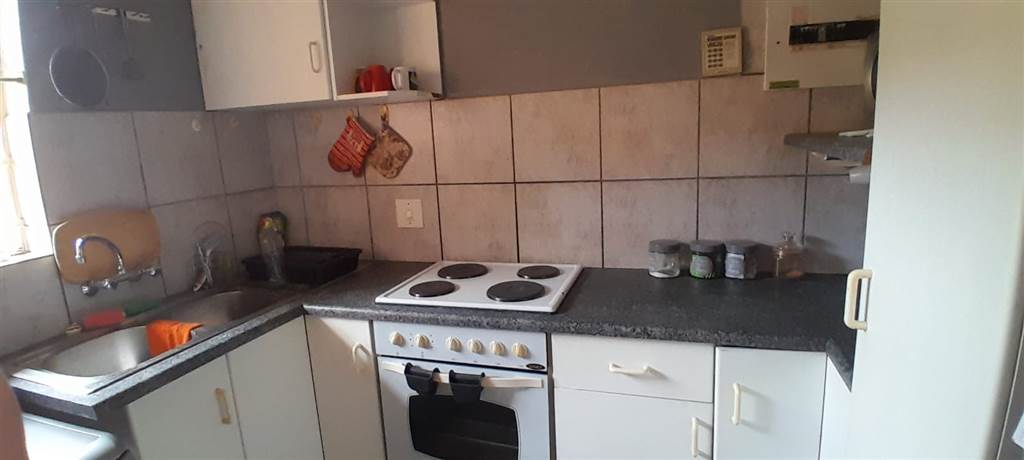 2 Bed House in Nelspruit photo number 5