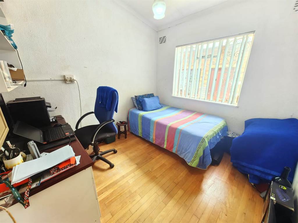 4 Bed House in Churchill Estate photo number 8