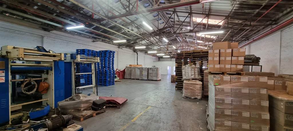 560.51  m² Industrial space in Bellville South photo number 8