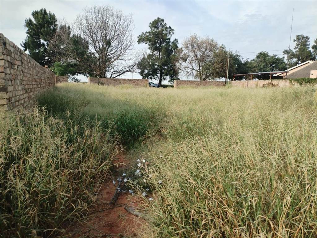 888 m² Land available in Stilfontein photo number 4