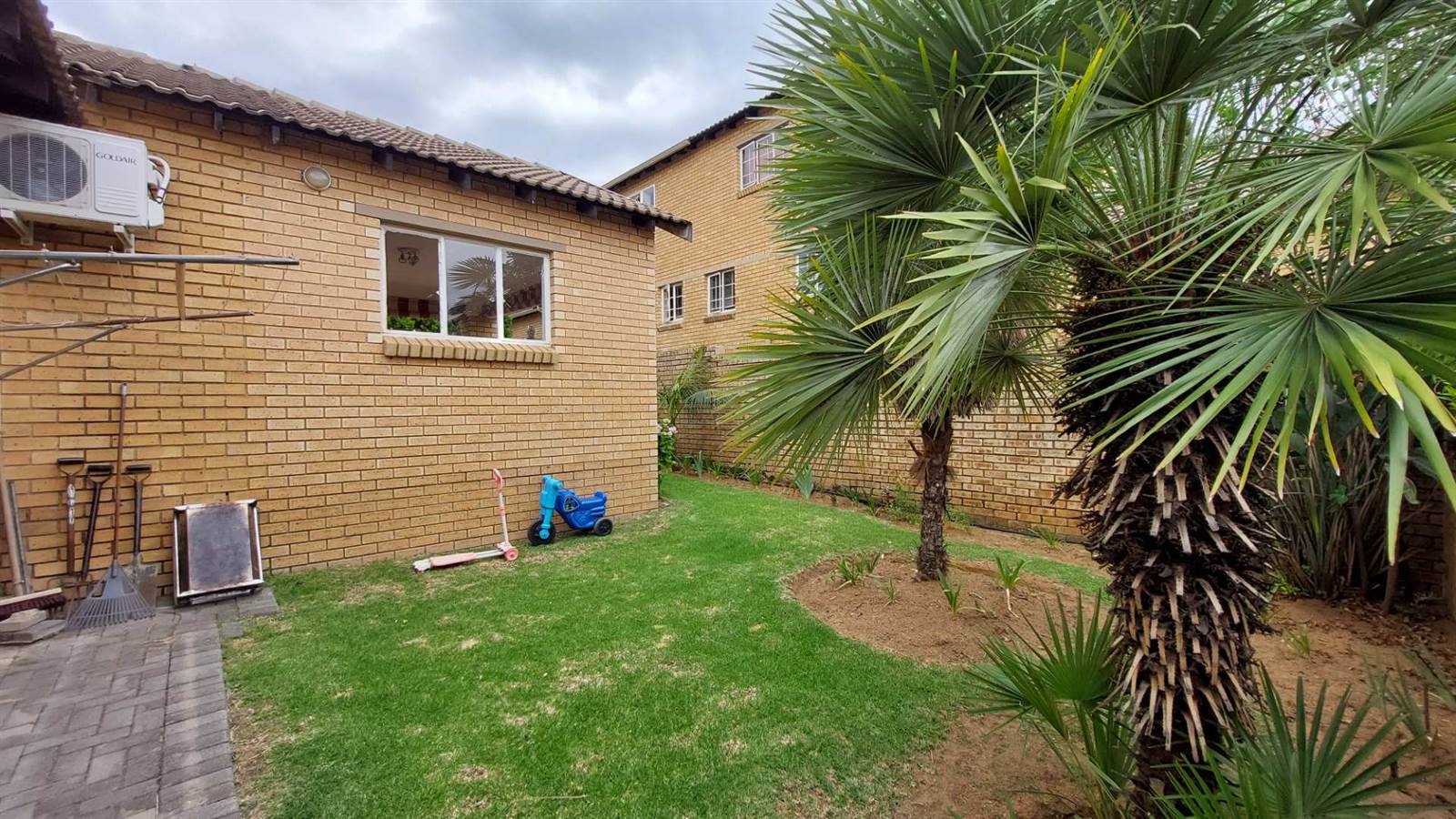 3 Bed Townhouse in Olivedale photo number 24