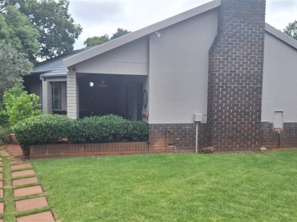 4 Bedroom House 4 Bedroom House