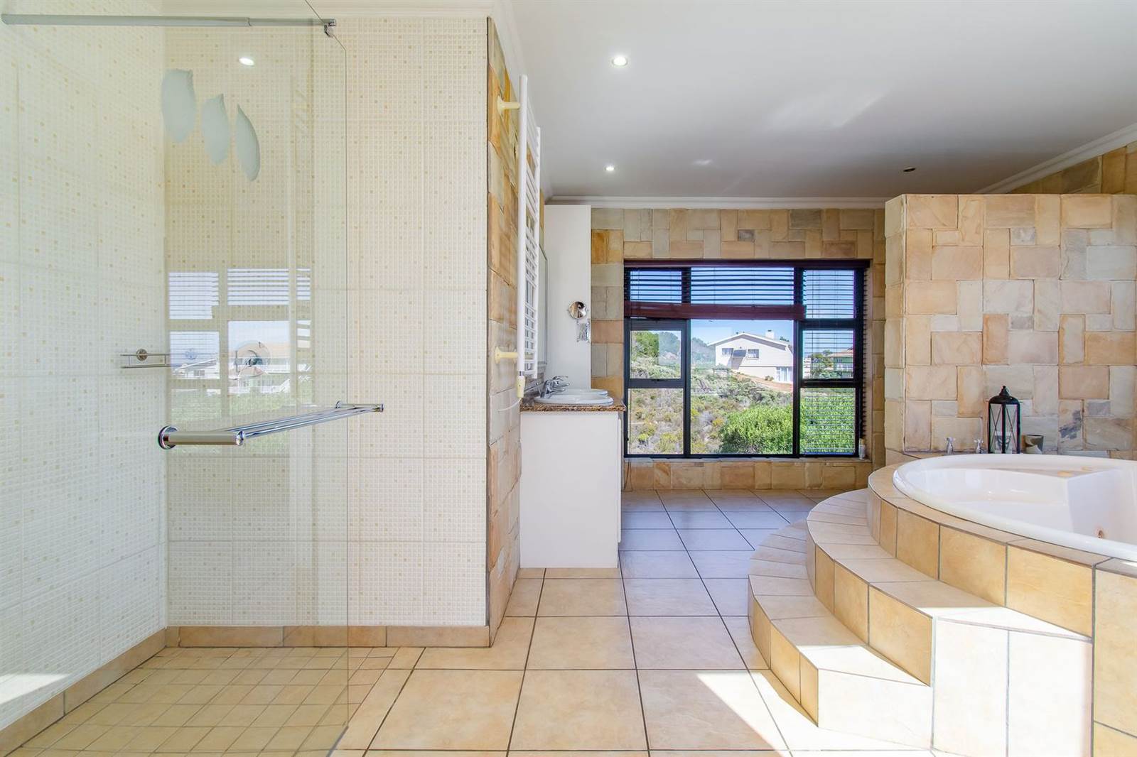 4 Bed House in Pringle Bay photo number 27