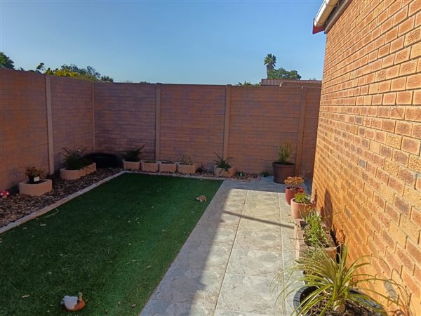 1 Bed Garden Cottage in Tableview