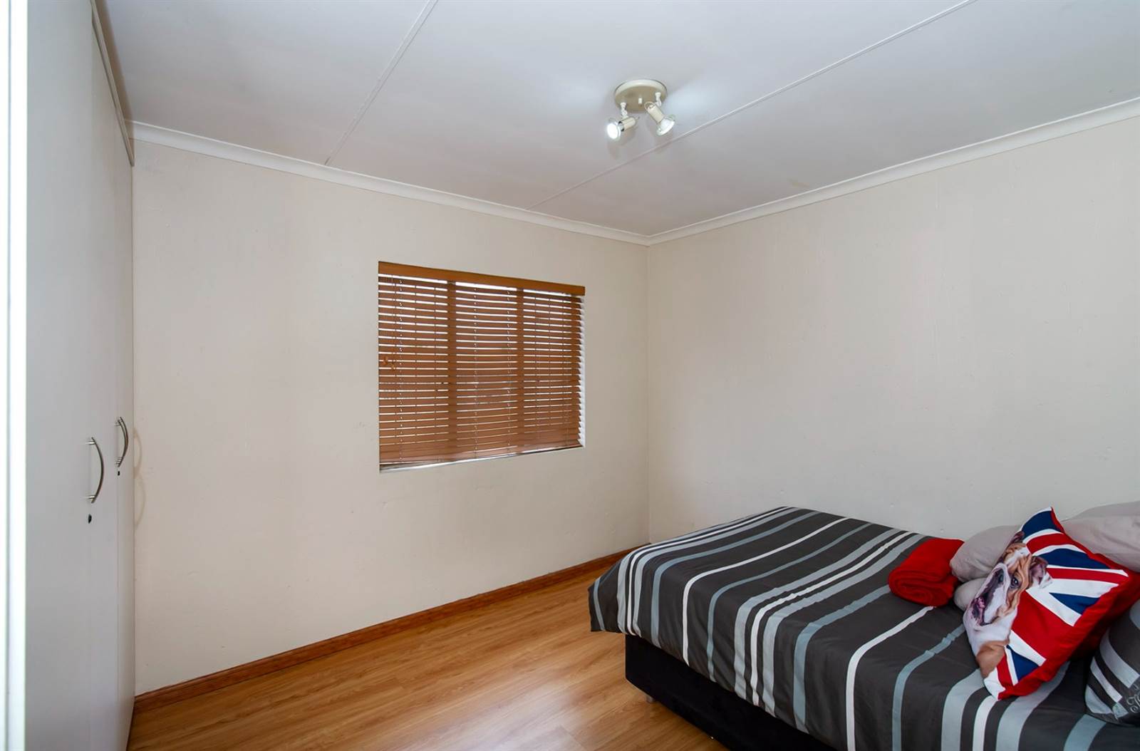 3 Bed Townhouse in Greenstone Hill photo number 14