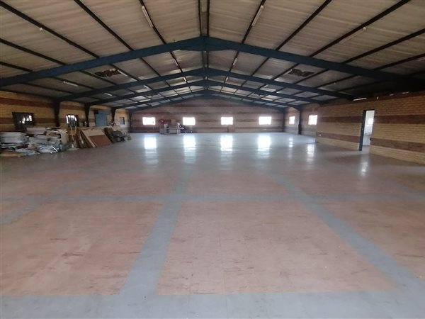 2 640  m² Industrial space