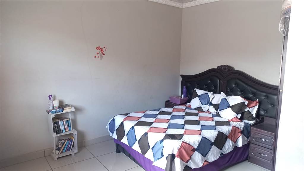 4 Bed House in Nseleni photo number 7