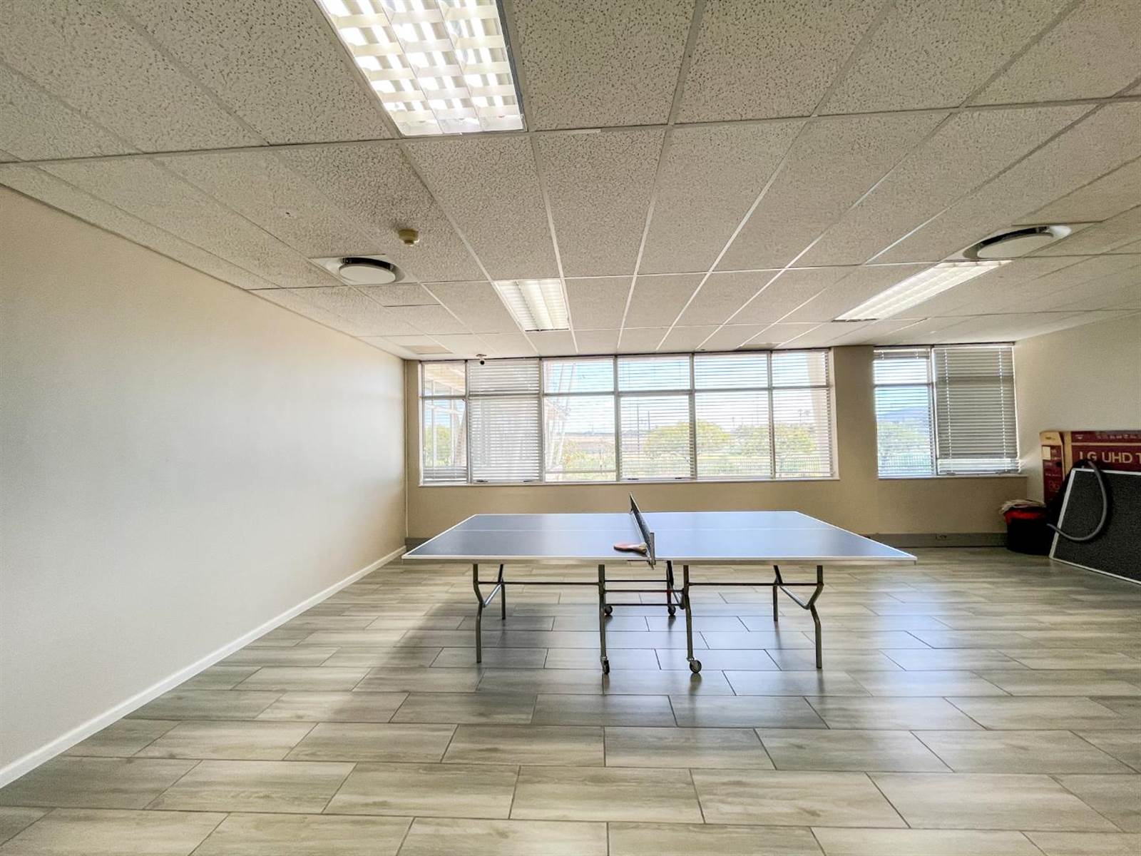 2036  m² Office Space in Parow Golf Course photo number 10
