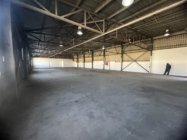 537  m² Industrial space