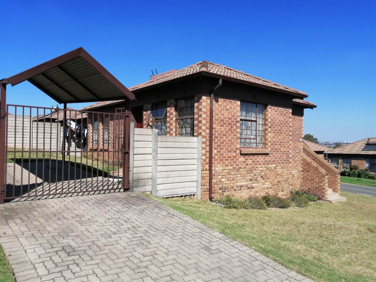 3 Bed House in Olievenhoutbosch photo number 20