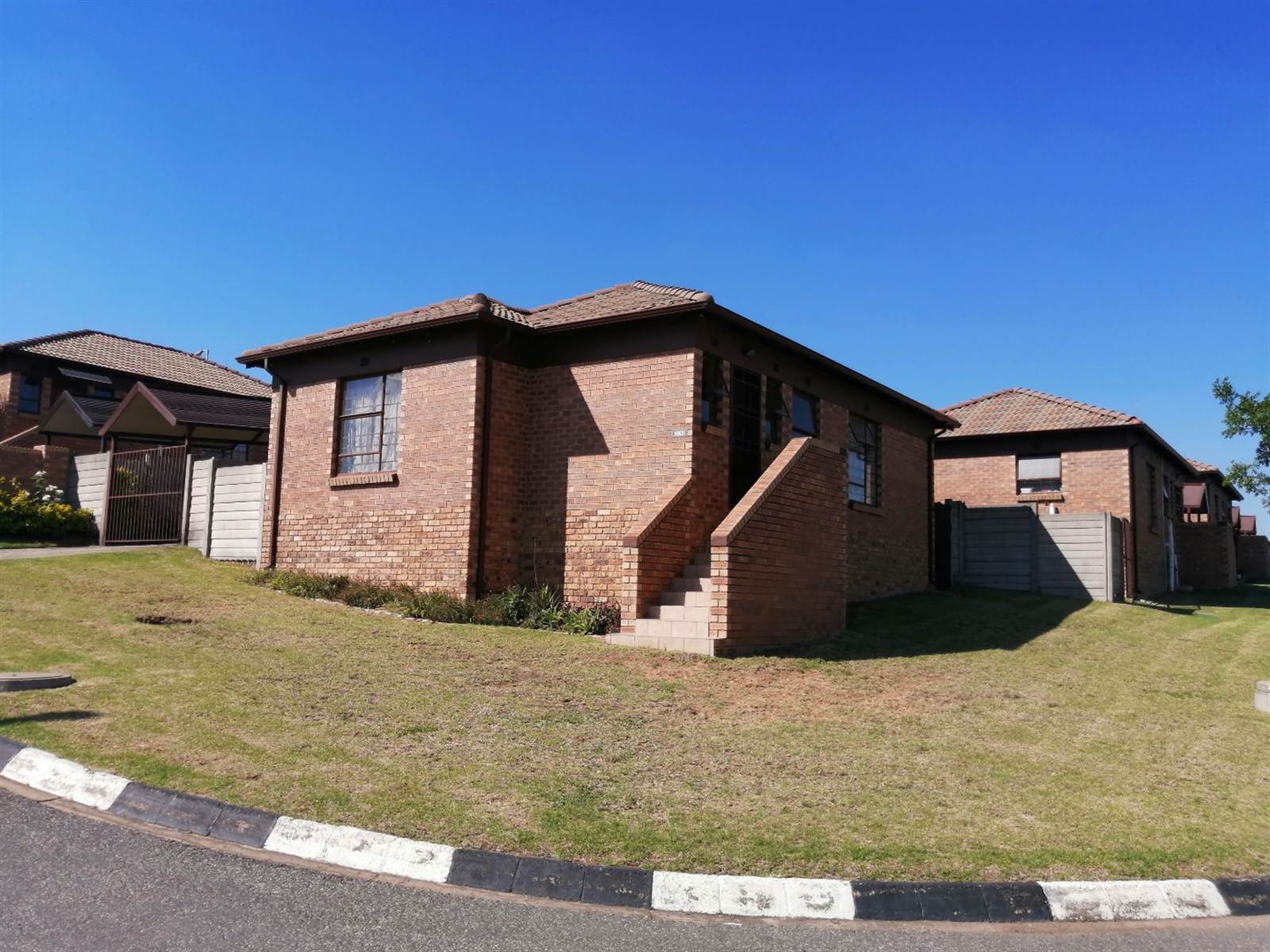 3 Bed House in Olievenhoutbosch photo number 1