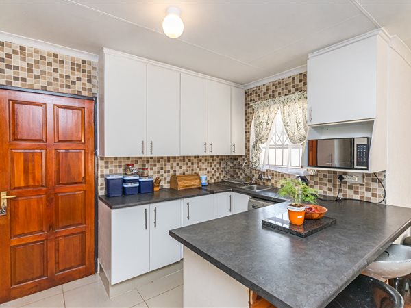 3 Bedroom House 3 Bedroom House